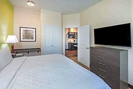 King Room - Mobility Access Tub/Non-Smoking