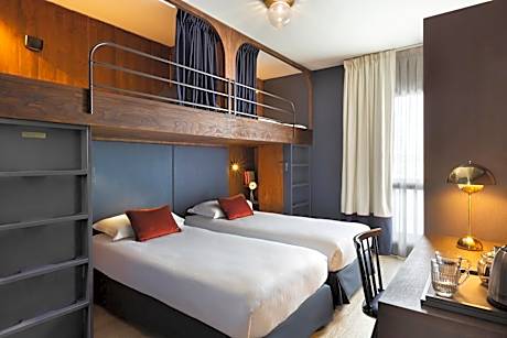 Classic Room (2 adults + 2 children)