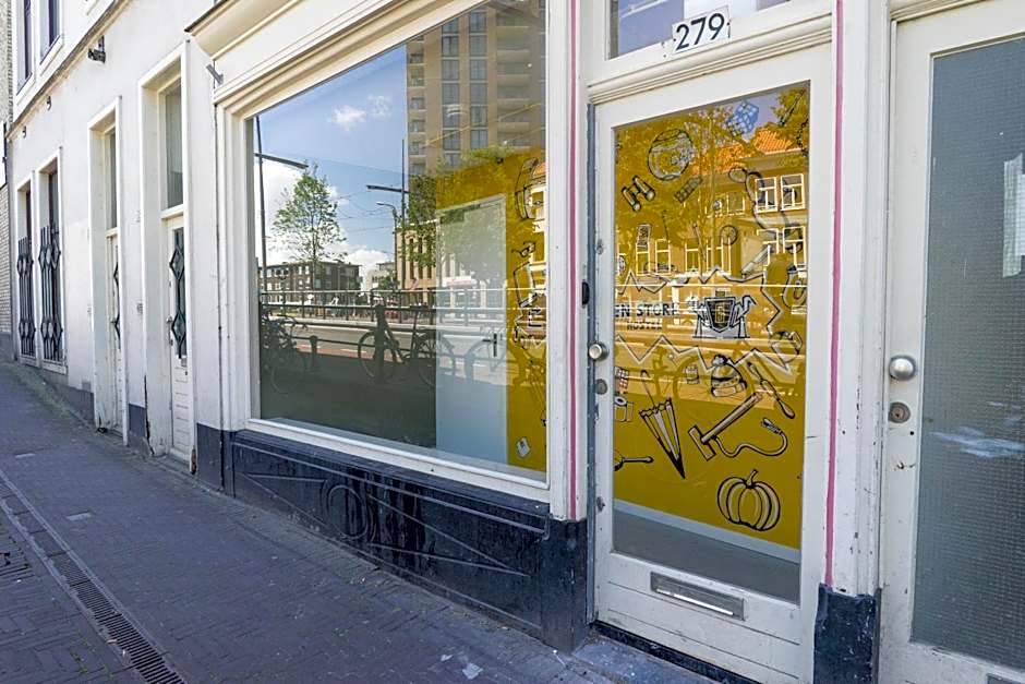 Hostel The Golden Stork