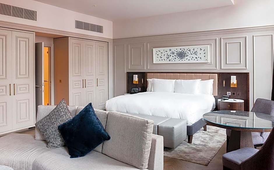 The Trafalgar St. James London, Curio Collection by Hilton