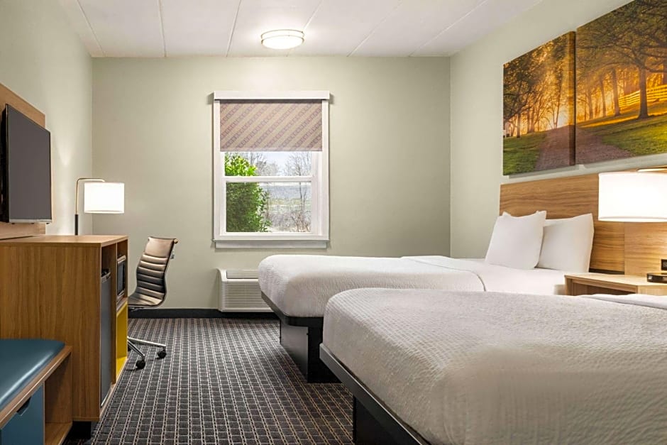 Days Inn & Suites by Wyndham Lancaster Amish Country