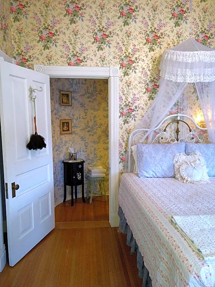 Alexander Mansion Bed & Breakfast