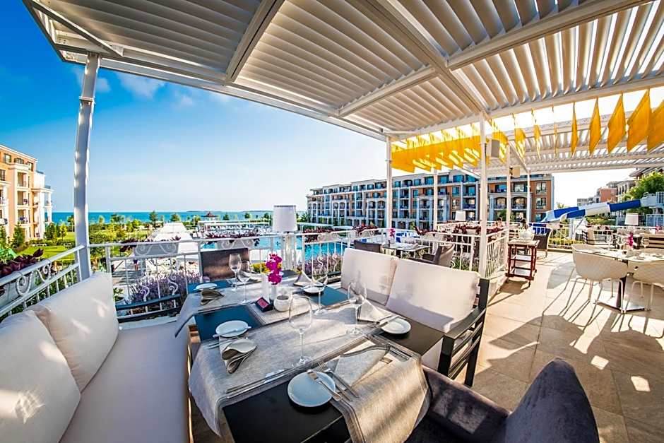 Premier Fort Cuisine - Full Board