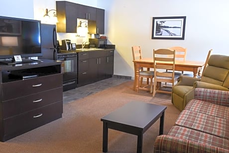 Suite-1 King Bed, Non-Smoking, Sofabed, Kitchen, Fireplace, Two Bathrooms, Continental Breakfast