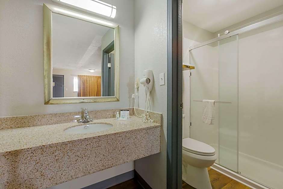 Quality Inn Columbus-East