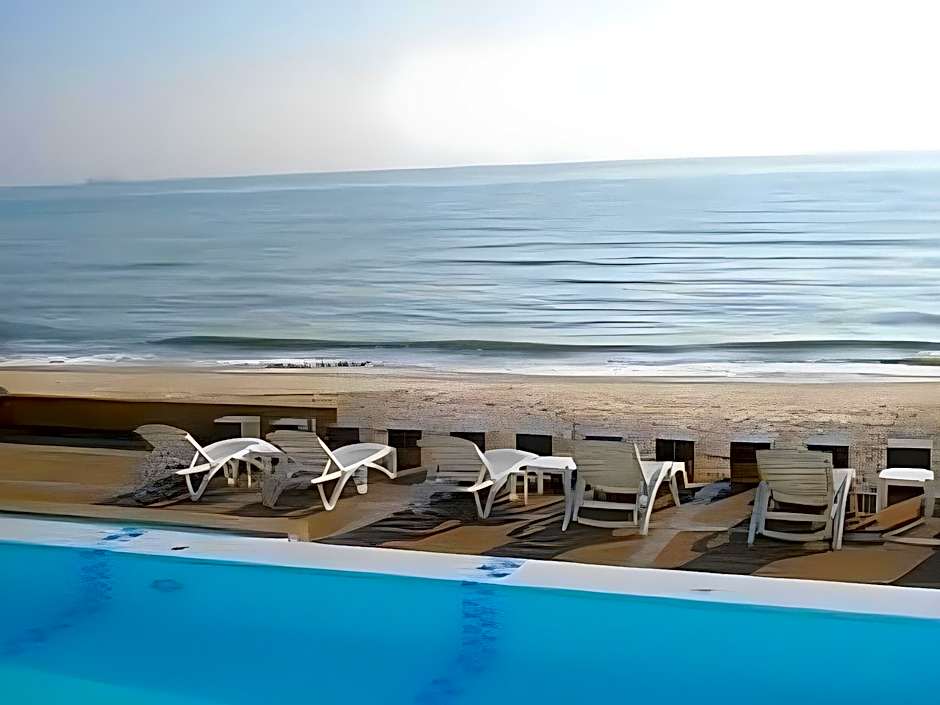 Khanom Golden Beach Hotel