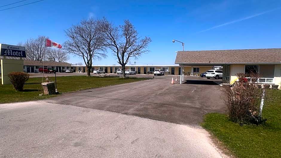 Colonial Motel