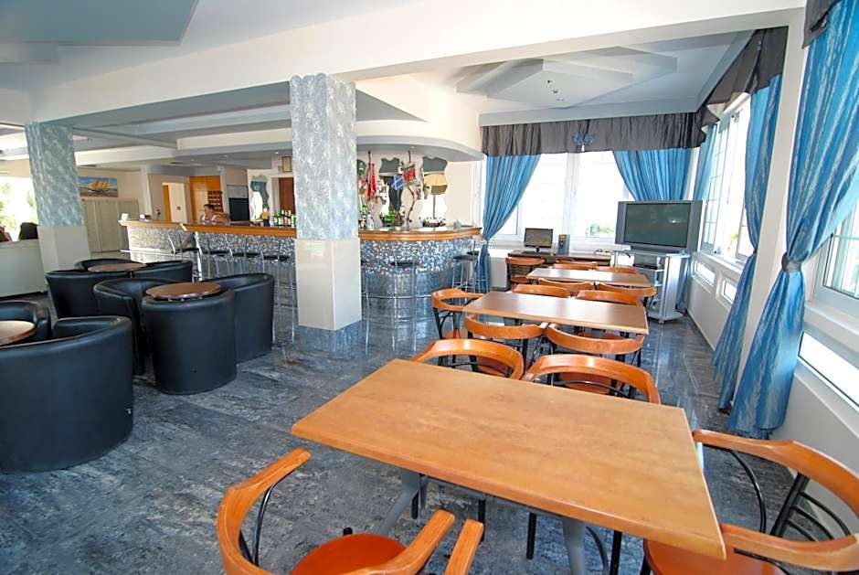 Zeus Hotel