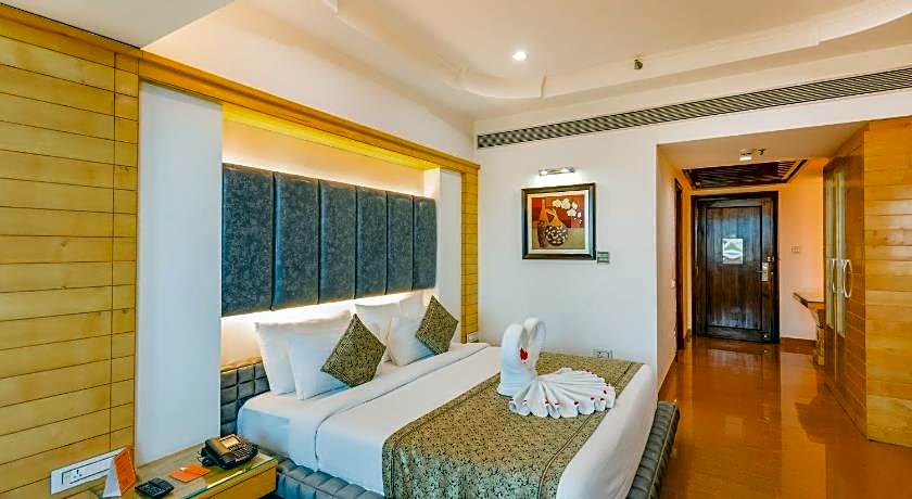Hotel Saffron Leaf