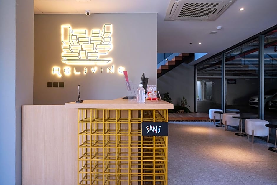 Sans Hotel RG Living Jogja by RedDoorz