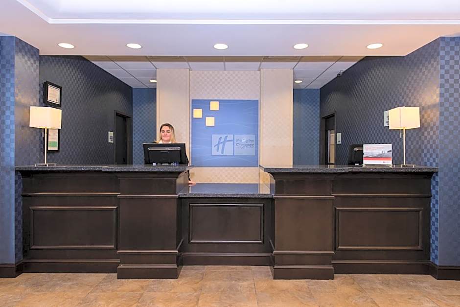 Holiday Inn Express and Suites Dickson City By IHG