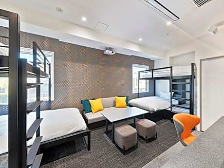 Private Room with Bunk Beds (4 Adults) - LIVE