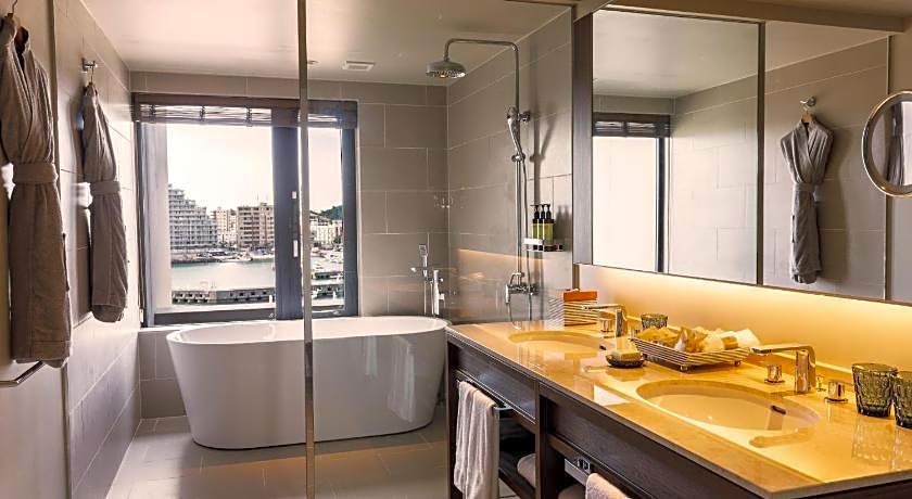 MB GALLERY CHATAN by THE TERRACE HOTELS