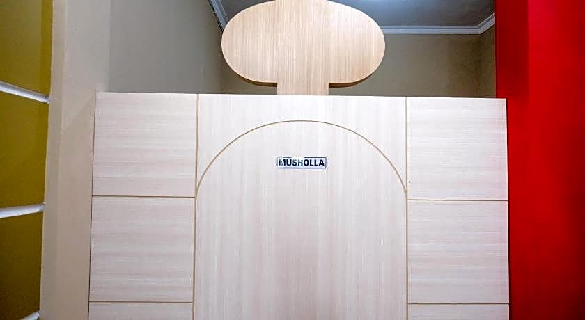 RedDoorz Syariah near Perempatan Kartasura