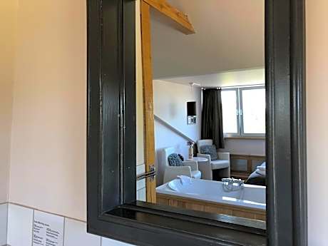 Twin Room with Bath