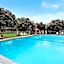 Iberia House & Suites