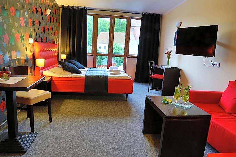 Pod Wzgórzem Bed & Breakfast