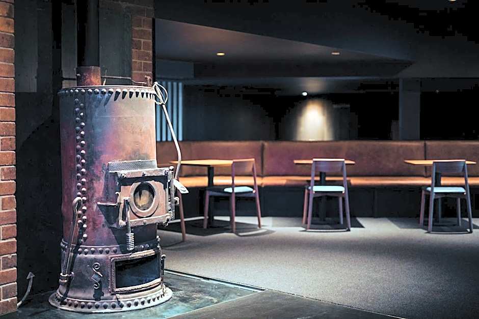 Shipwrights Arms Hotel