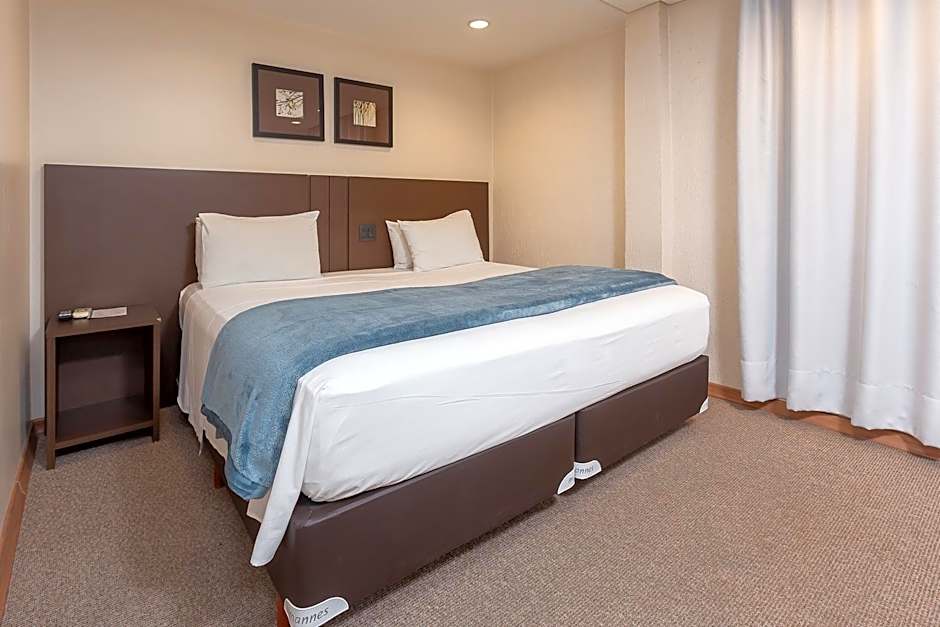 Roochelle Corporate Hotel