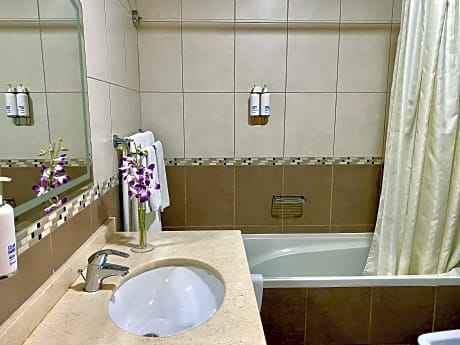 Deluxe with Two Single Beds