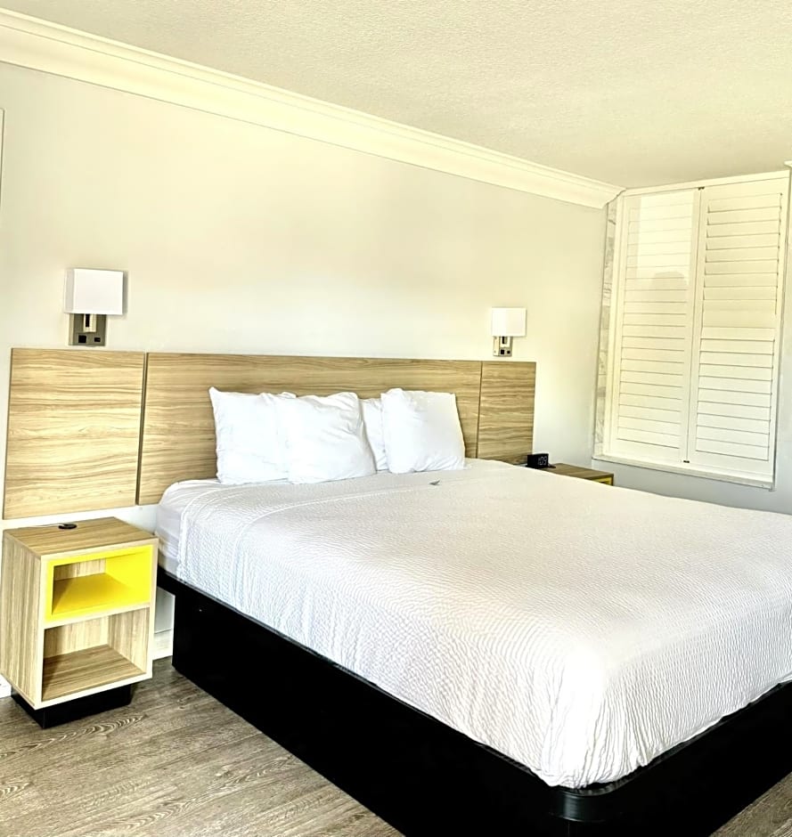 Days Inn by Wyndham Near City Of Hope