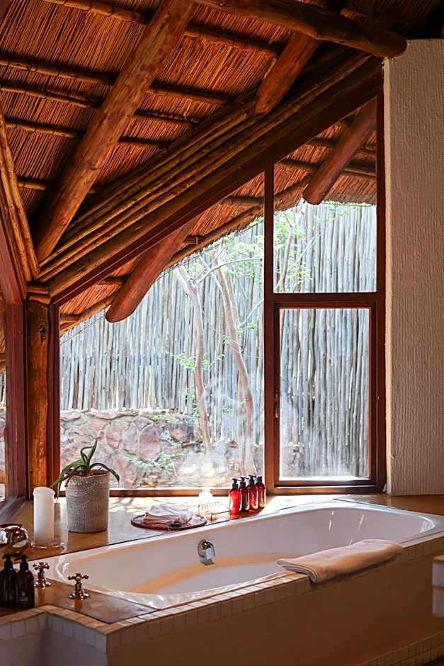 Tshwene Lodge