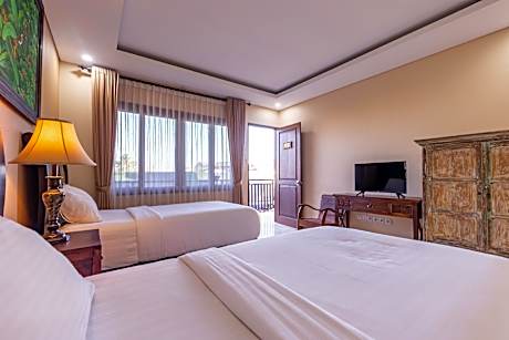 Deluxe Twin Beds
