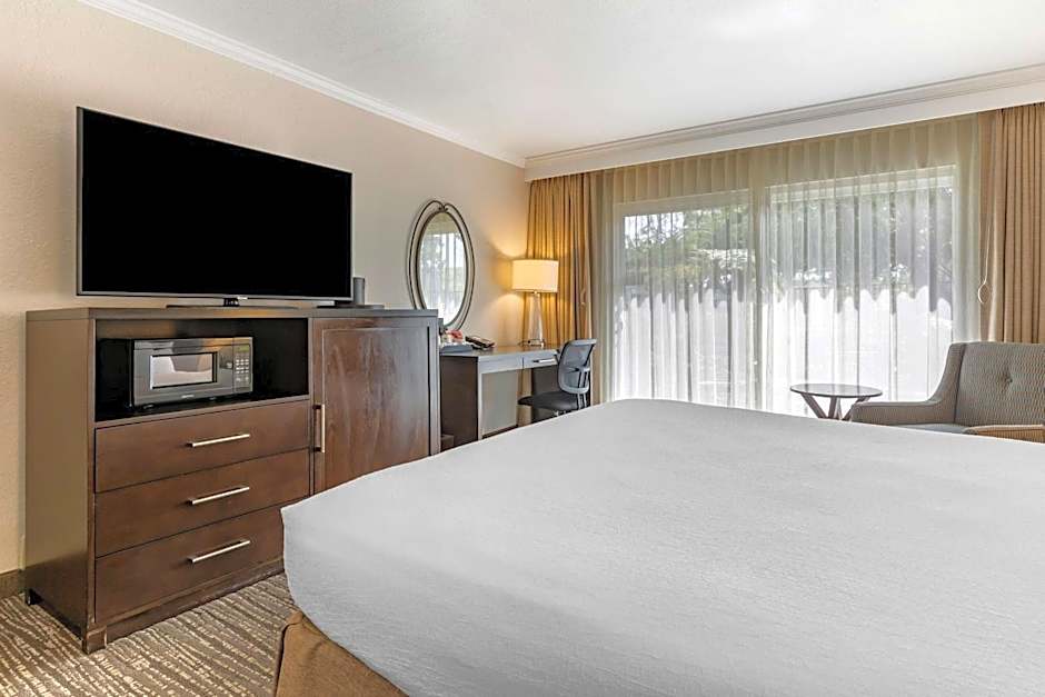 Best Western Plus Garden Court Inn