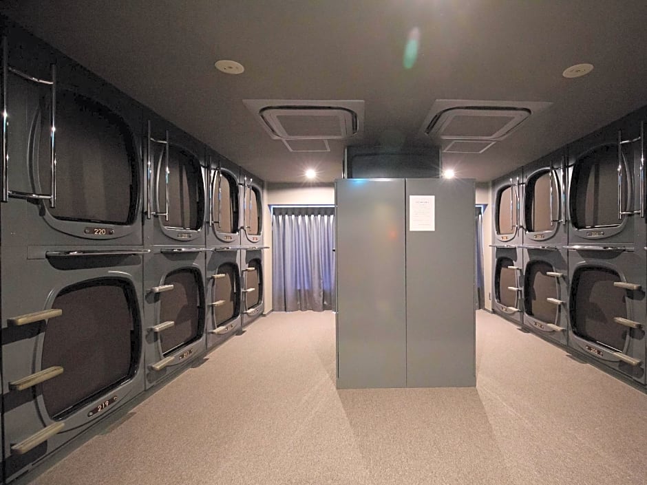 Capsule Hotel & Spa The Nell - Male only -