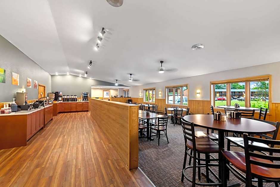 Quality Inn & Suites Munising