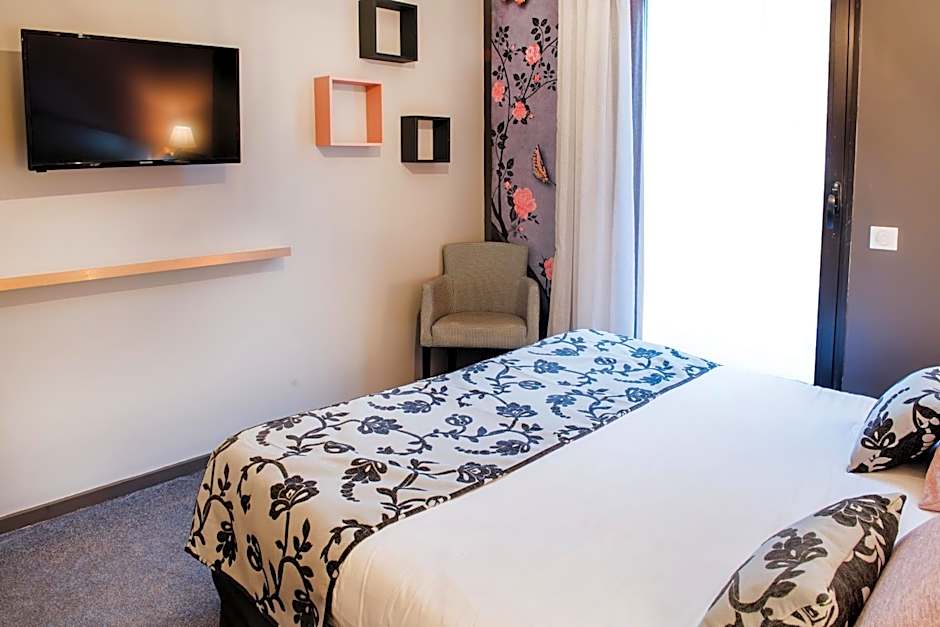 Photo 1 of 6 of Single Room