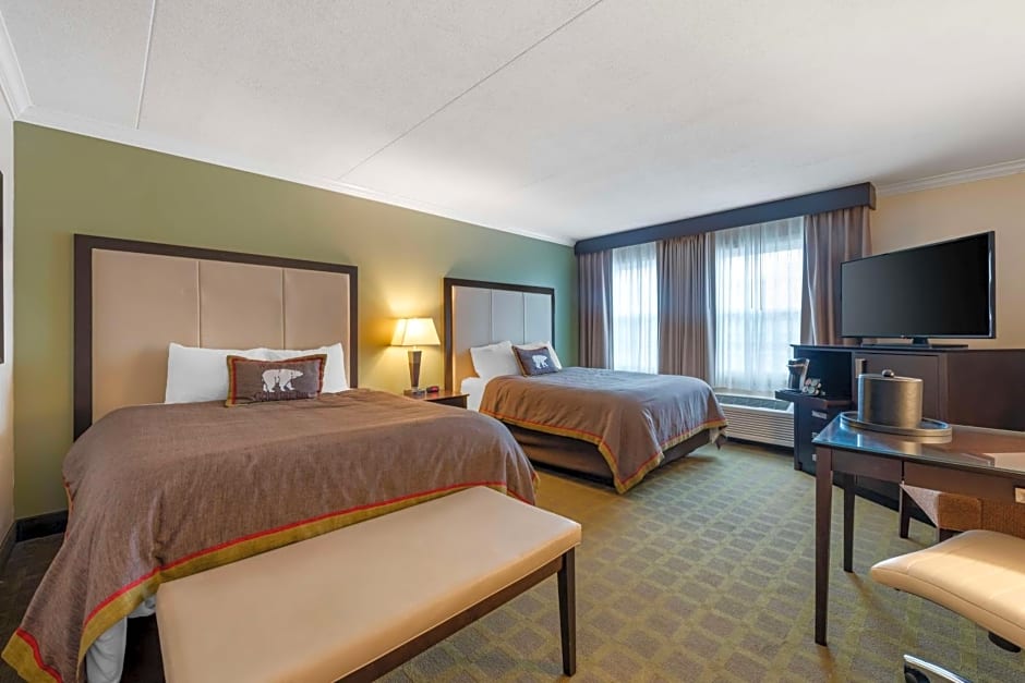 Best Western Plus White Bear Country Inn