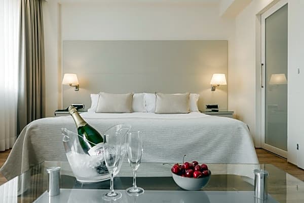Aparthotel Mariano Cubi
