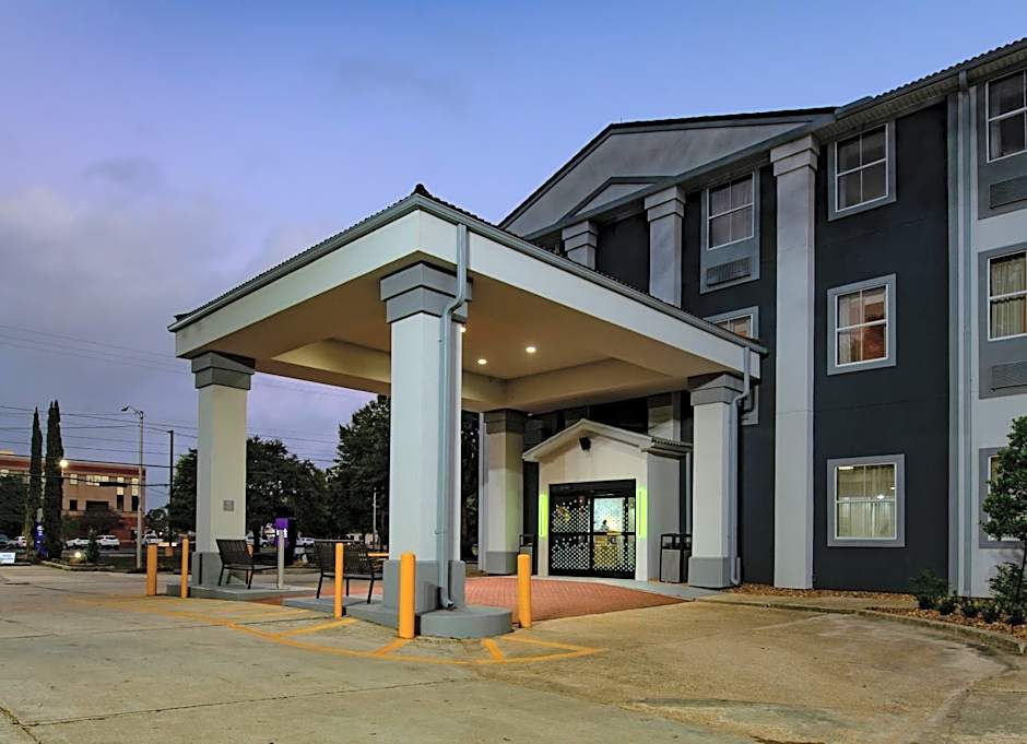 Spark by Hilton Lafayette South