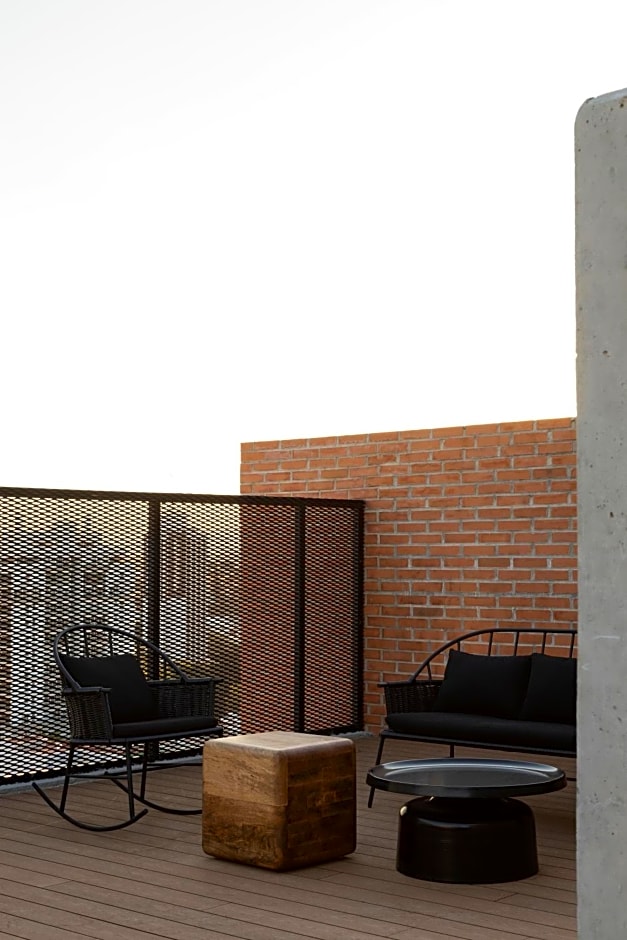 Loft In The Heart Of Americana, Have An Artsy Stay