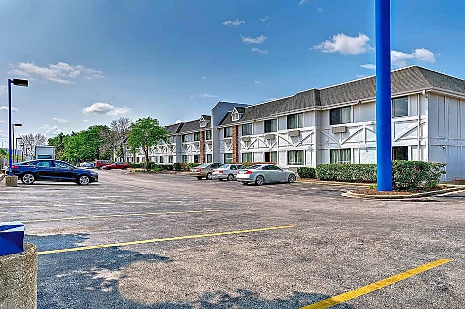 Motel 6-Glenview, IL - Chicago North