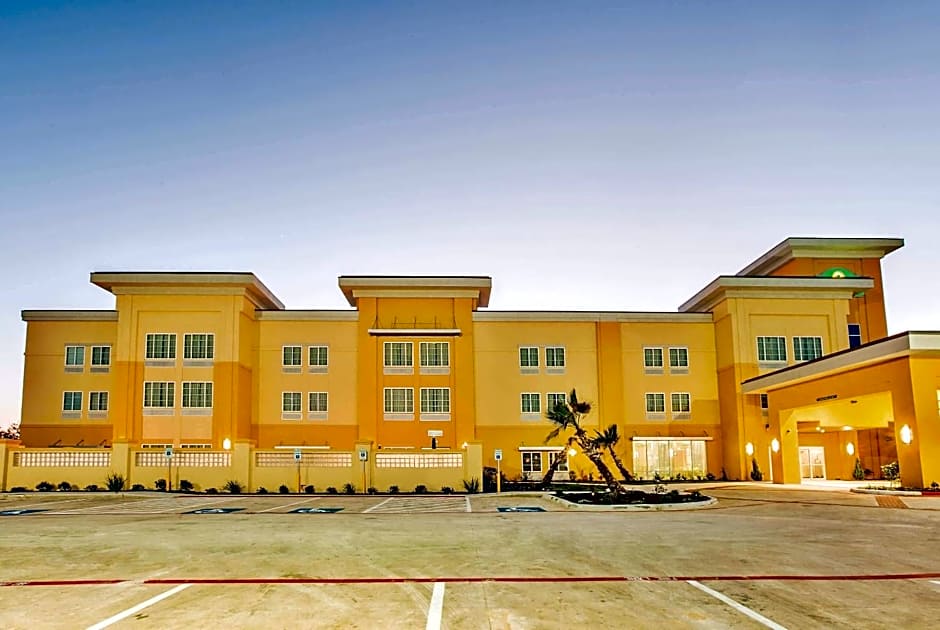 La Quinta Inn & Suites by Wyndham Cotulla