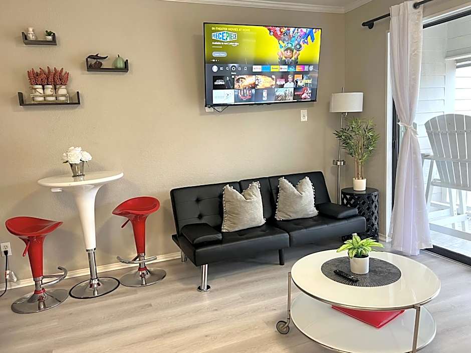 Cozy Galveston Beach Front Condo
