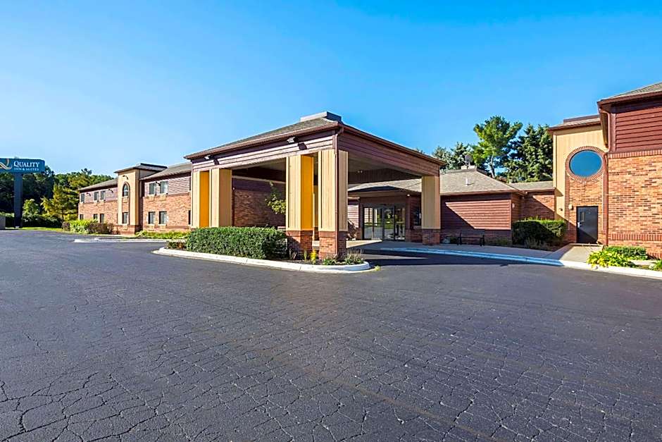 Quality Inn & Suites Holland