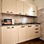 Bright flat in residence with pool - Beahost