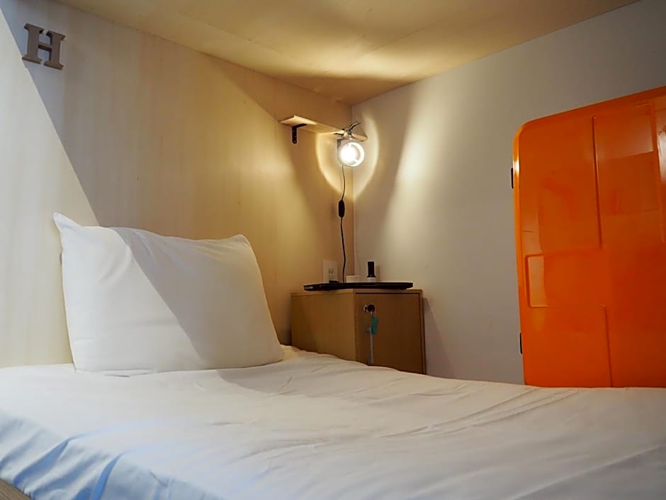 Tomarigi Hostel