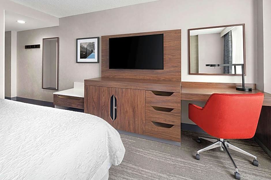 Hampton Inn By Hilton And Suites Downtown Chicago