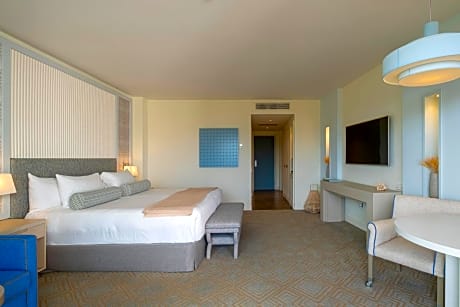 Deluxe Mediterrani Room with Terrace and Sea View