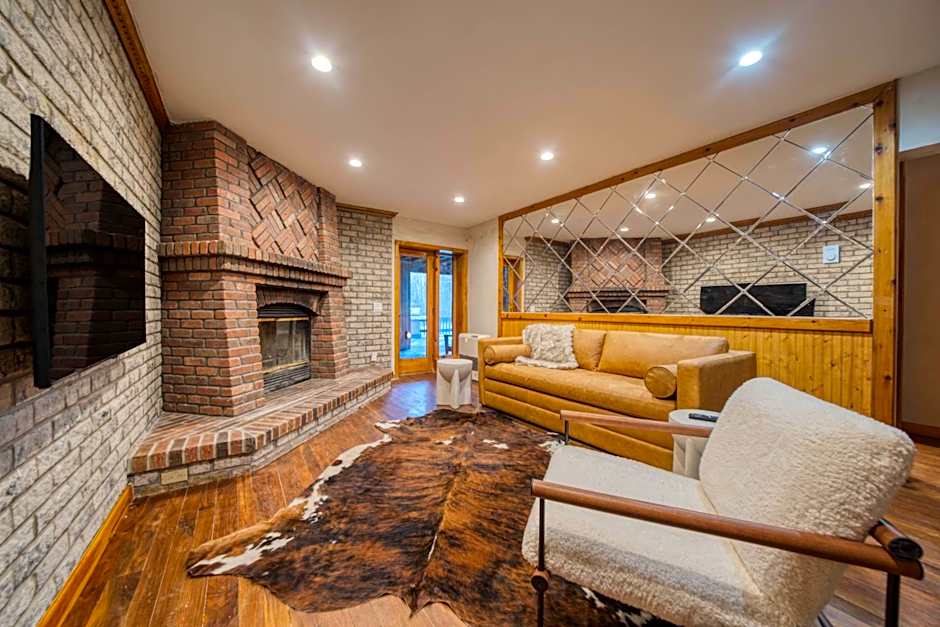 The Haüs Windham - Luxury Suites, Hot Tub, Mountain Views!