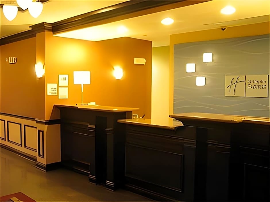 Holiday Inn Express Hotel & Suites Hamburg By IHG