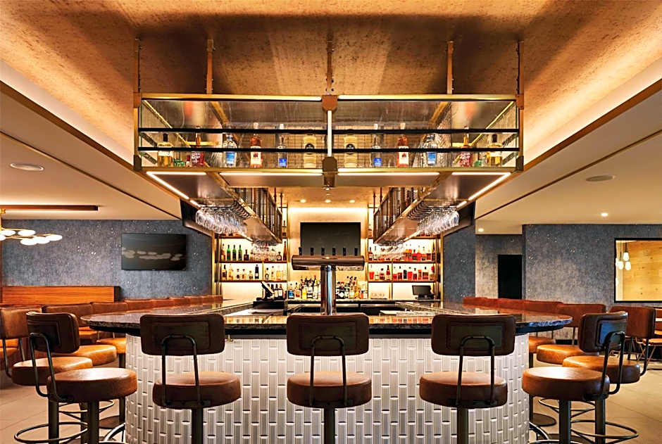 Hotel Alpenrock Breckenridge, Curio Collection by Hilton