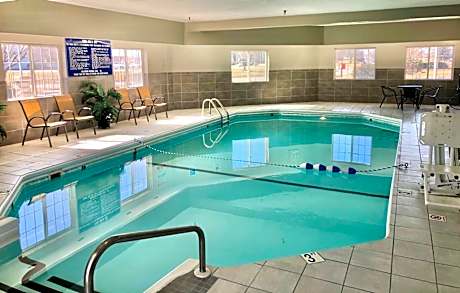 Red Roof Inn & Suites Omaha - Council Bluffs