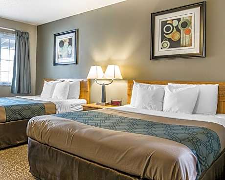 Queen Room with Two Queen Beds - Smoking