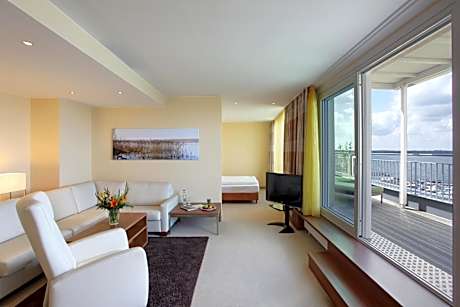 Penthouse Suite with Lake View