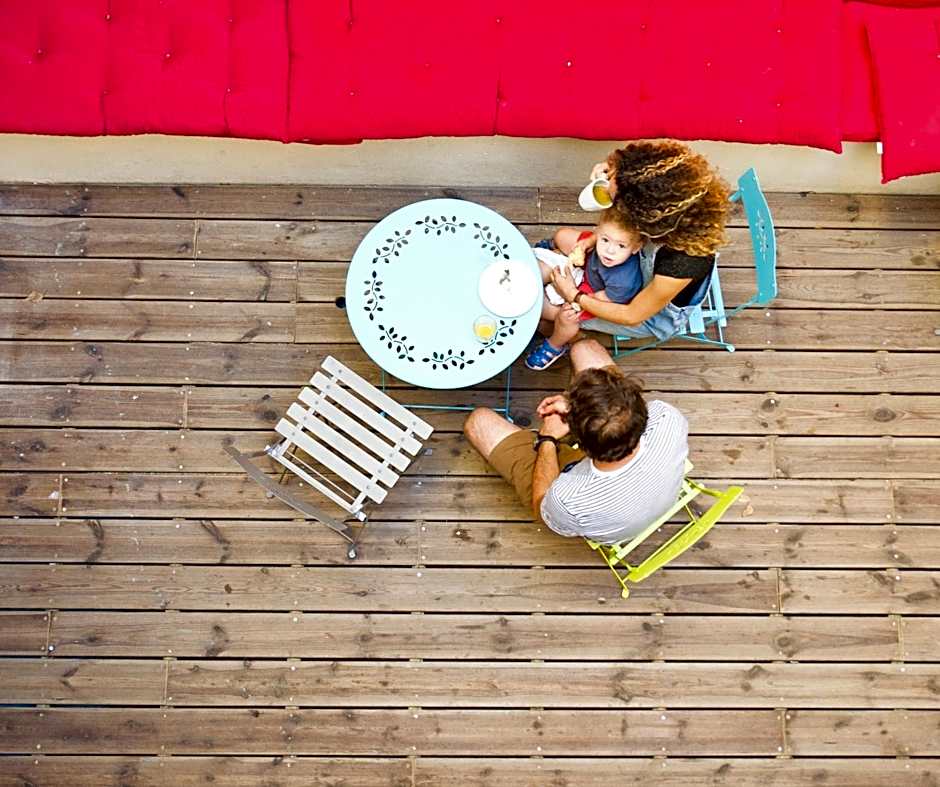 Georges Hostel & Café